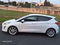 Gebraucht Ford Fiesta Titanium 101 PS (74 kW) 2017 Weiß Kleinwagen