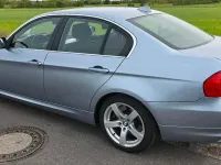 Second-hand BMW 330 245 CP (180 kW) 2009 Albastru Berlinǎ