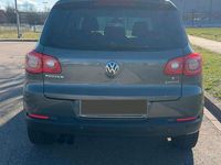 Gebraucht VW Tiguan 150 PS (110 kW) 2010 Grau SUV
