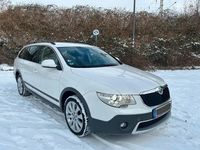Gebraucht Skoda Superb 170 PS (125 kW) 2012 Weiß Kombi