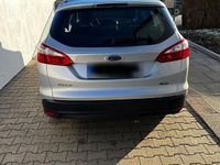 Gebraucht Ford Focus Ambiente 101 PS (74 kW) 2014 Silber Kombi