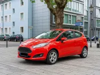 Gebraucht Ford Fiesta 80 PS (58 kW) 2014 Rot Kleinwagen