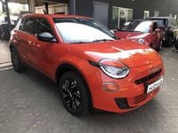 Neu Fiat 600 146 PS (107 kW) 2025 Orange Limousine