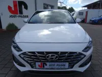 Gebraucht Hyundai i30 Trend 120 PS (88 kW) 2024 Weiß Limousine