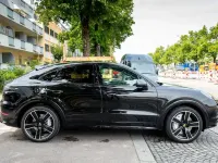 Gebraucht Porsche Cayenne Turbo 549 PS (403 kW) 2024 Schwarz SUV