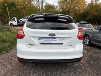 Gebraucht Ford Focus Titanium 125 PS (91 kW) 2012 Weiß Limousine