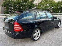 Second-hand Mercedes C180 143 CP (105 kW) 2007 Negru Break