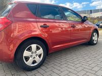 Gebraucht Kia Ceed 90 PS (66 kW) 2007 Andere farben Kleinwagen