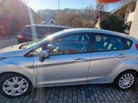 Gebraucht Ford Fiesta Trend 95 PS (69 kW) 2011 Silber Kleinwagen
