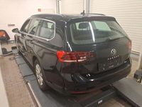 Gebraucht VW Passat S 200 PS (147 kW) 2022 Schwarz Kombi
