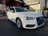 Gebraucht Audi A3 Ambiente 122 PS (89 kW) 2013 Gletscherweiss metallic Kleinwagen