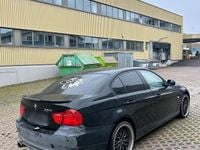 Usata BMW 318 130 CV (95 kW) 2009 Nero Berlina