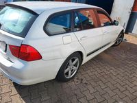 Gebraucht BMW 316 2012 Weiß Kombi