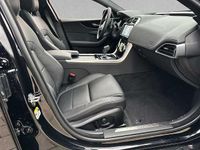 Gebraucht Jaguar XE R-Dynamic 204 PS (150 kW) 2023 Schwarz Limousine