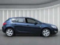 Gebraucht Opel Astra Design Edition 140 PS (102 kW) 2011 P2) (blau Limousine