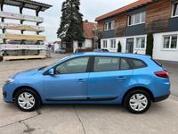 Gebraucht Renault Mégane III Authentique 116 PS (85 kW) 2015 Blau Limousine