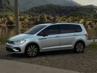 Gebraucht VW Touran R-line 150 PS (110 kW) 2025 Silber Van / Kleinbus