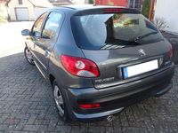 Gebraucht Peugeot 206+ 68 PS (50 kW) 2012 Grau Kleinwagen