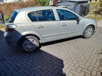 Second-hand Opel Astra 105 CP (77 kW) 2006 Argintiu Berlinǎ