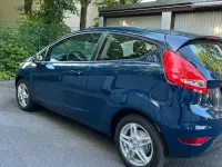 Gebraucht Ford Fiesta 60 PS (44 kW) 2011 Blau Kleinwagen