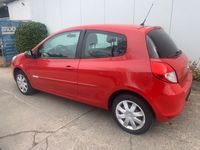 Gebraucht Renault Clio Collection 75 PS (55 kW) 2013 Rot Kleinwagen