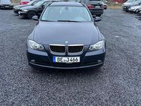 Gebraucht BMW 320 150 PS (110 kW) 2007 Blau Kombi