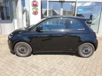 Gebraucht Fiat 500e Icon 69 kW (95 PS) 2023 Onyx schwarz Limousine
