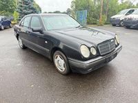 Second-hand Mercedes E200 136 CP (100 kW) 2000 Negru Berlinǎ