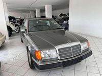 Gebraucht Mercedes E230 132 PS (97 kW) 1991 Grau Limousine