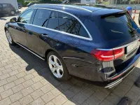 Gebraucht Mercedes E220 Avantgarde 194 PS (142 kW) 2017 Blau Kombi