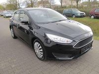 Gebraucht Ford Focus Trend 101 PS (74 kW) 2015 Iridiumschwarz metallic Limousine
