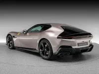 Gebraucht Ferrari 12 Cilindri 825 PS (606 kW) 2025 Bronzo seta Coupé
