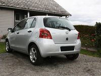 Gebraucht Toyota Yaris Sol 69 PS (50 kW) 2008 Silber metallic Kleinwagen