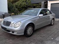 Gebraucht Mercedes E200 Elegance 163 PS (119 kW) 2002 Silber Limousine