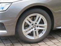 Gebraucht Audi A4 Advanced 163 PS (119 kW) 2020 Grau Kombi