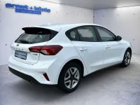 Second-hand Ford Focus Cool & Connect 125 CP (91 kW) 2022 Alb Berlinǎ