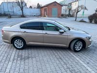 Gebraucht VW Passat Trendline 125 PS (91 kW) 2015 Beige Limousine