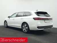 Gebraucht VW Passat 150 PS (110 kW) 2024 Oryxweiß (metallic) Kombi