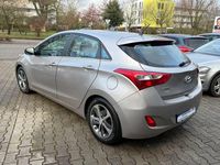 Gebraucht Hyundai i30 YES! 101 PS (74 kW) 2016 Weiß Limousine