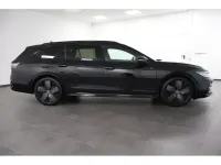 Usata VW Passat Style 110 CV (80 kW) 2025 Nero Station wagon