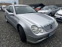 Gebraucht Mercedes C180 129 PS (94 kW) 2001 Silber Coupé