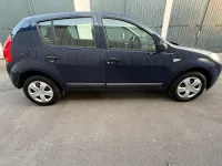 Gebraucht Dacia Sandero 75 PS (55 kW) 2010 Blau Limousine