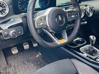 gebraucht Mercedes CLA200 Shooting Brake -AMG line MBUX Ambi