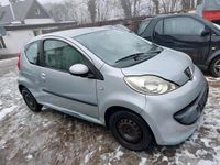 Gebraucht Peugeot 107 68 PS (50 kW) 2005 Silber Kleinwagen