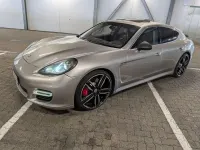 Gebraucht Porsche Panamera Turbo 500 PS (367 kW) 2010 Platinsilbermetallic Kleinwagen