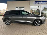 Neu Ford Focus Titanium X 155 PS (114 kW) 2025 Magnetic metallic (grau) Limousine