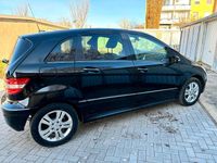 Gebraucht Mercedes B200 136 PS (100 kW) 2006 Schwarz Van / Kleinbus