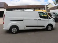 Gebraucht Ford Transit Custom 105 PS (77 kW) 2022 Weiß Limousine