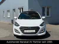 Gebraucht Hyundai i30 Passion 135 PS (99 kW) 2017 Weiß Limousine