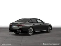 Gebraucht BMW 550e M Sport 489 PS (359 kW) 2025 Grau Limousine